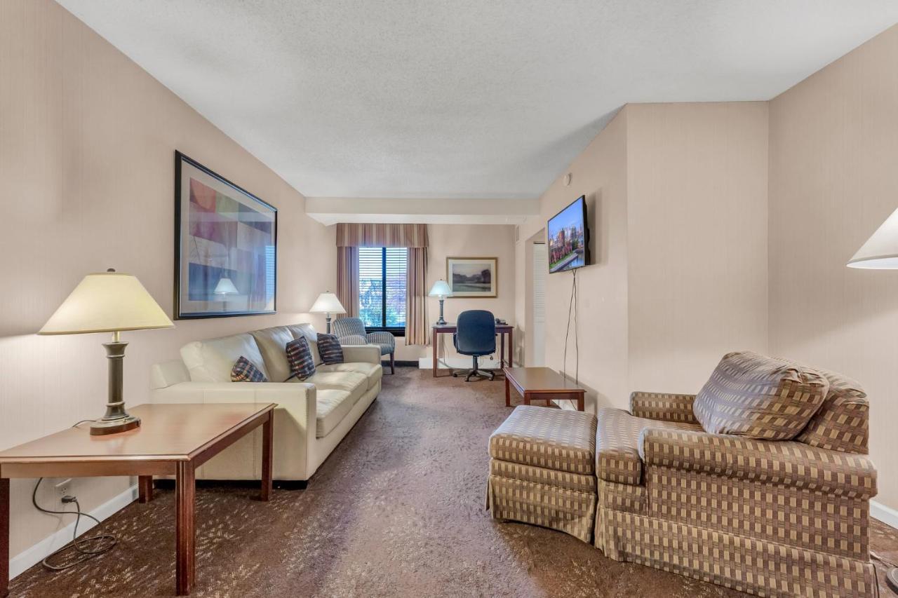 Buffalo Airport Hotel Cheektowaga Ngoại thất bức ảnh